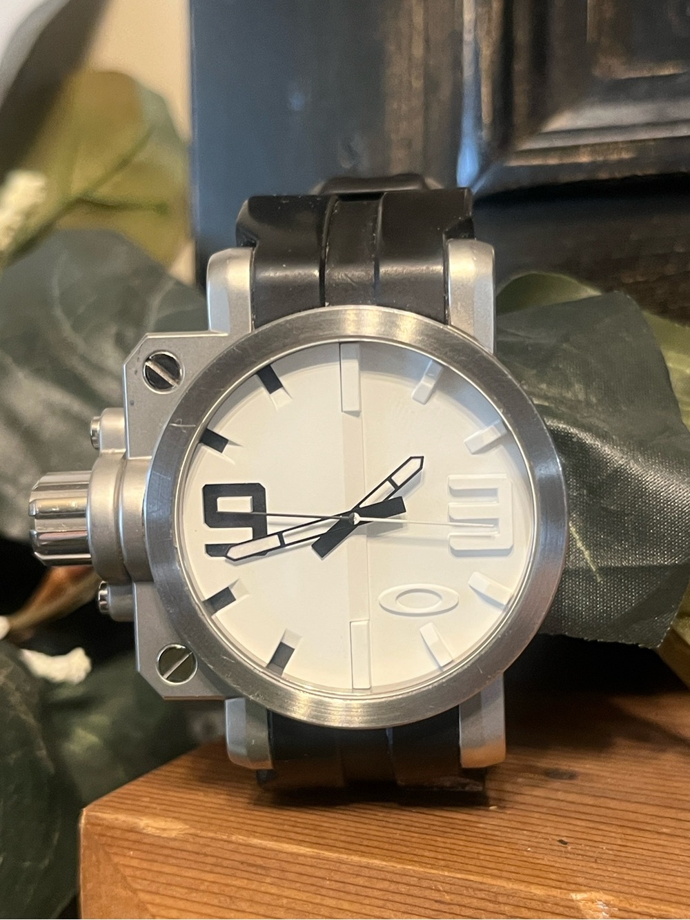 Oakley Men's Gearbox Brushed White Dial Watch